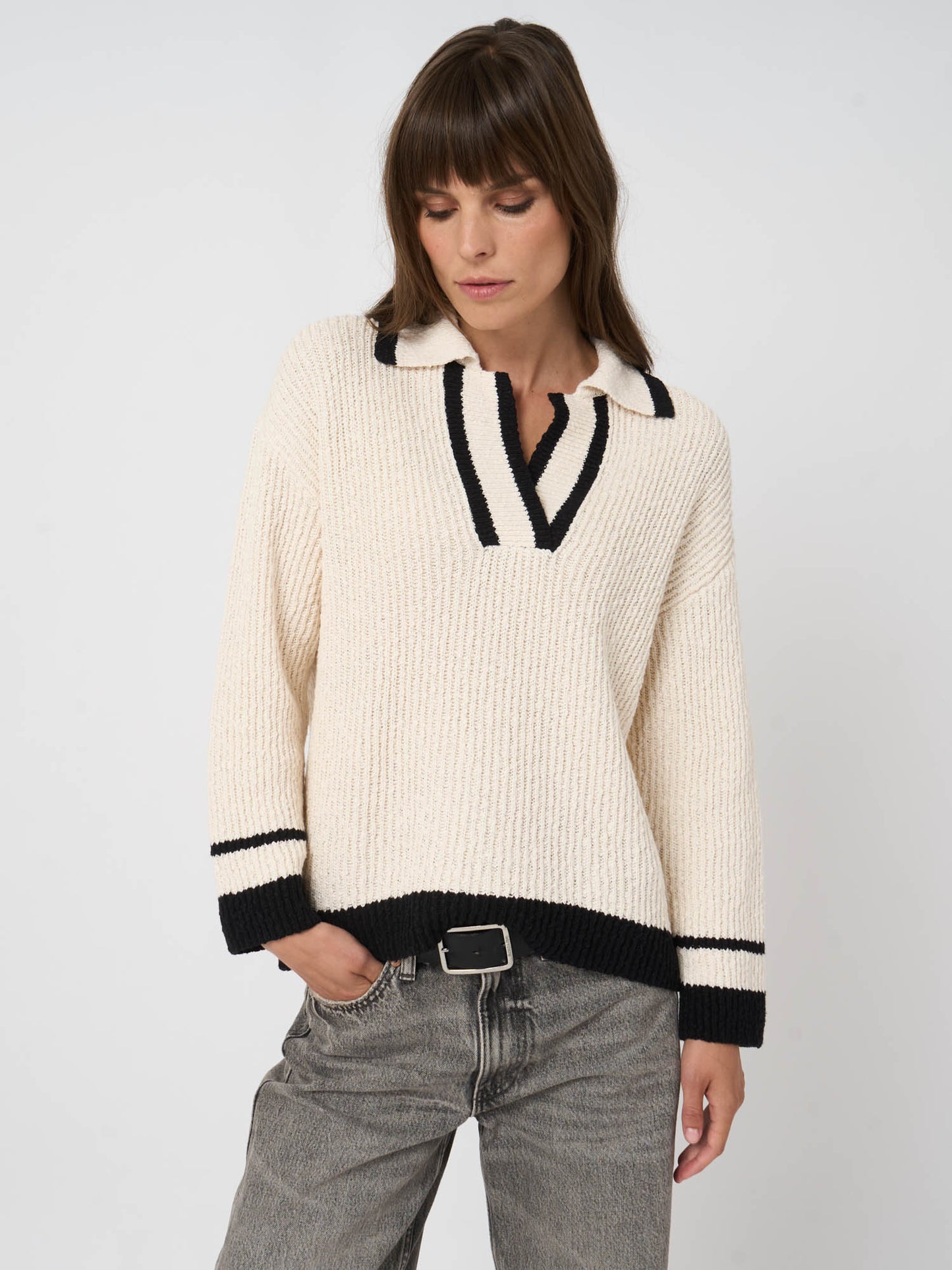 REPEAT Contrast Trim V-neck Sweater