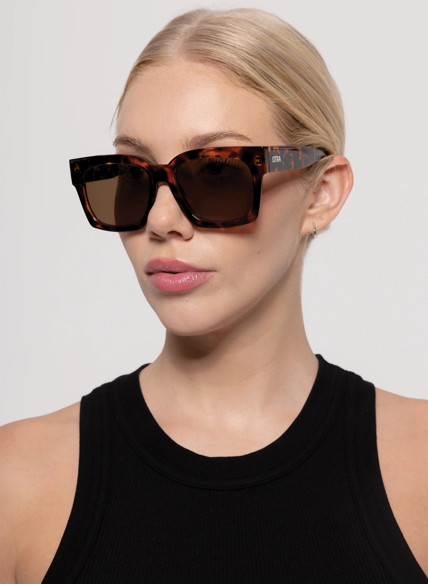 Otra Alba Sunglasses