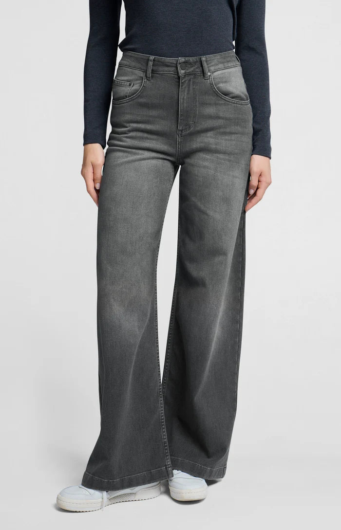 YAYA Wide Leg Denim Jean