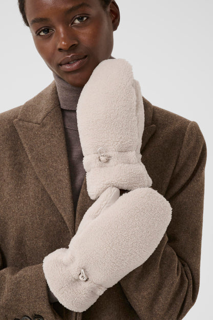 Part Two Saisa Sherpa Mittens