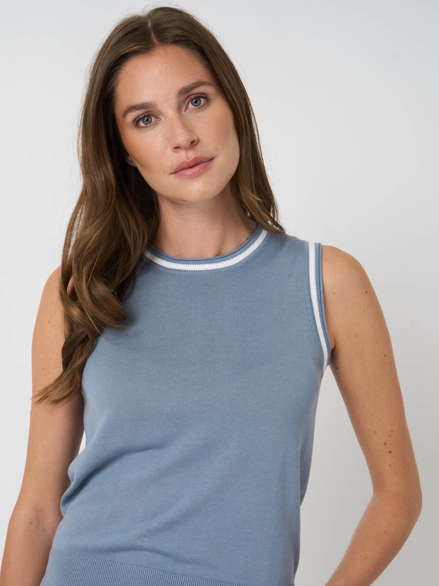 REPEAT Contrast Trim Tank