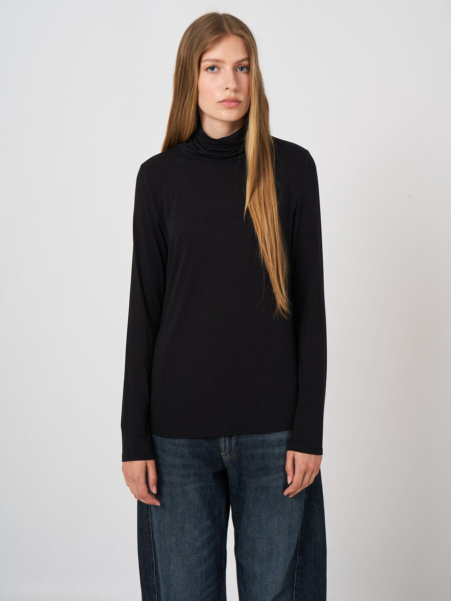 REPEAT Classic Turtleneck