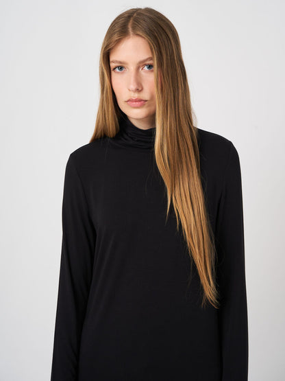 REPEAT Classic Turtleneck