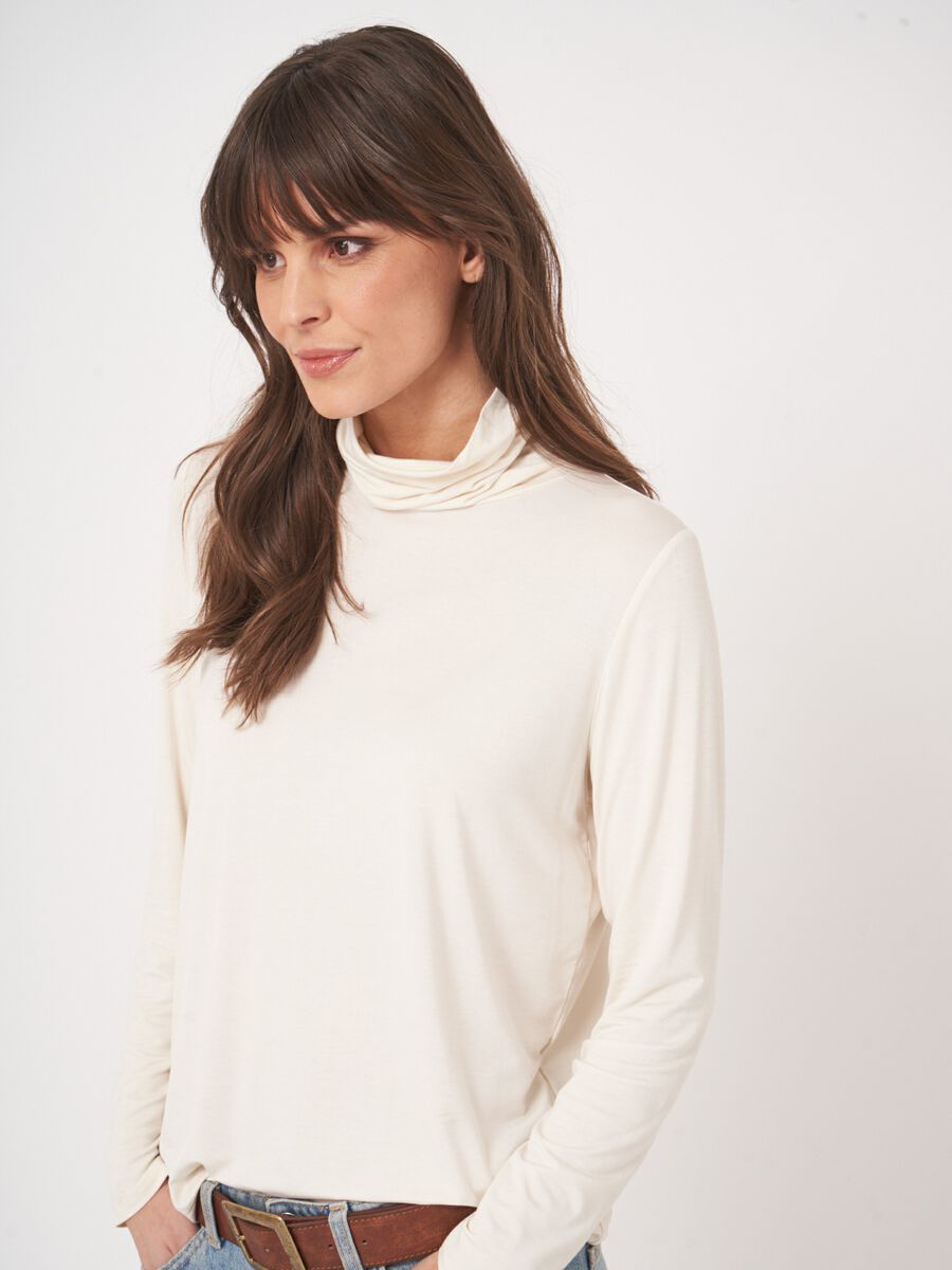 REPEAT Classic Turtleneck