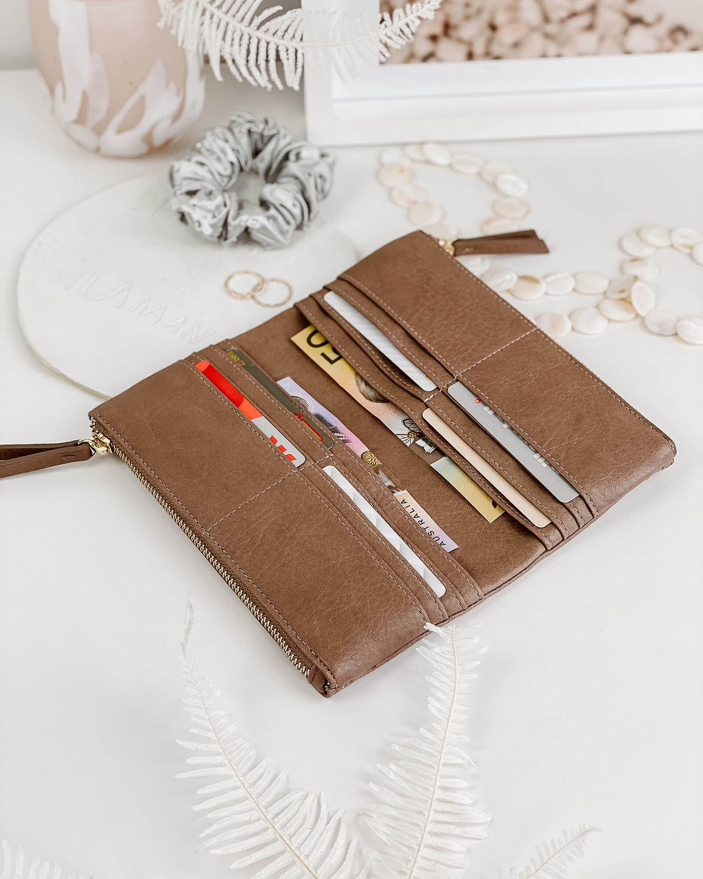 Louenhide Delta Wallet