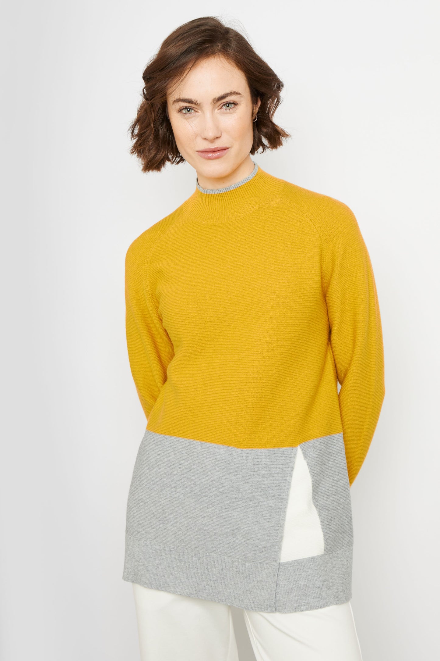 BYLYSE Colour Block Side Slit Sweater