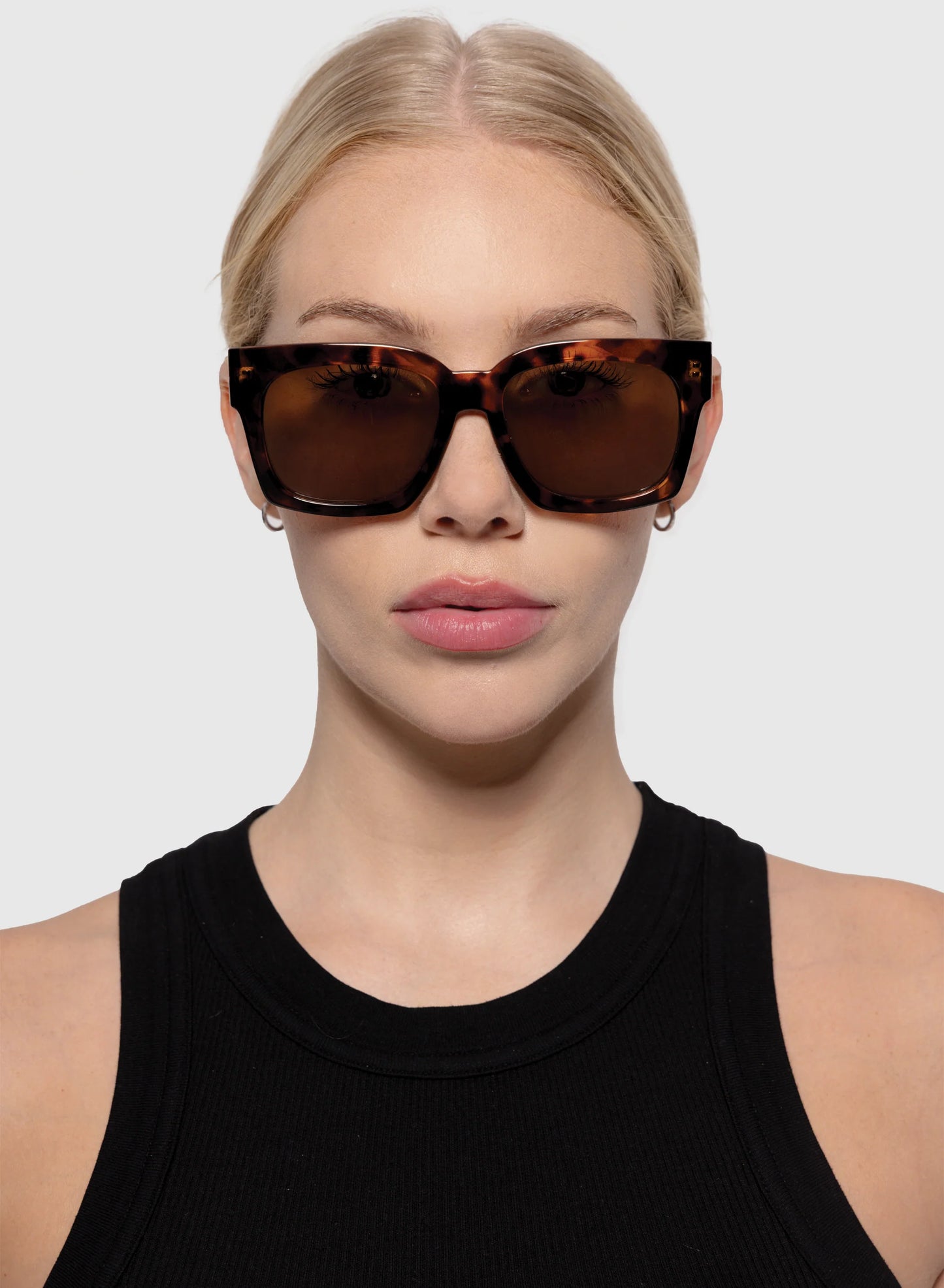 Otra Alba Sunglasses
