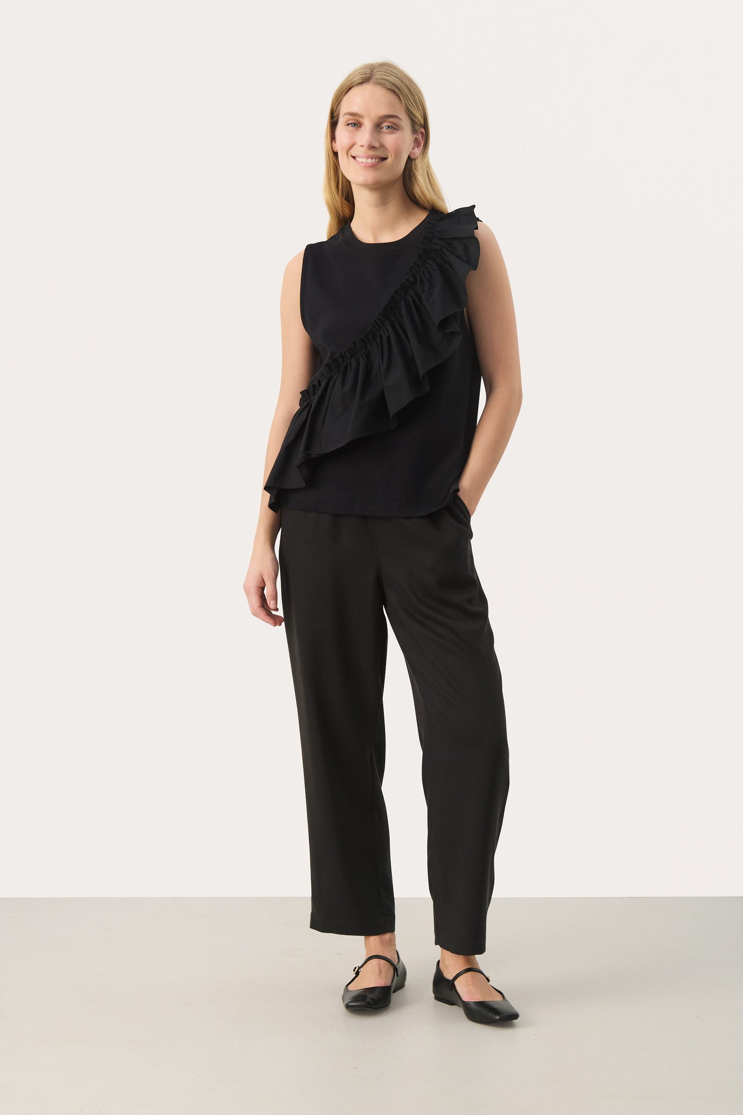 Part Two Julieve Sleeveless Ruffle Blouse