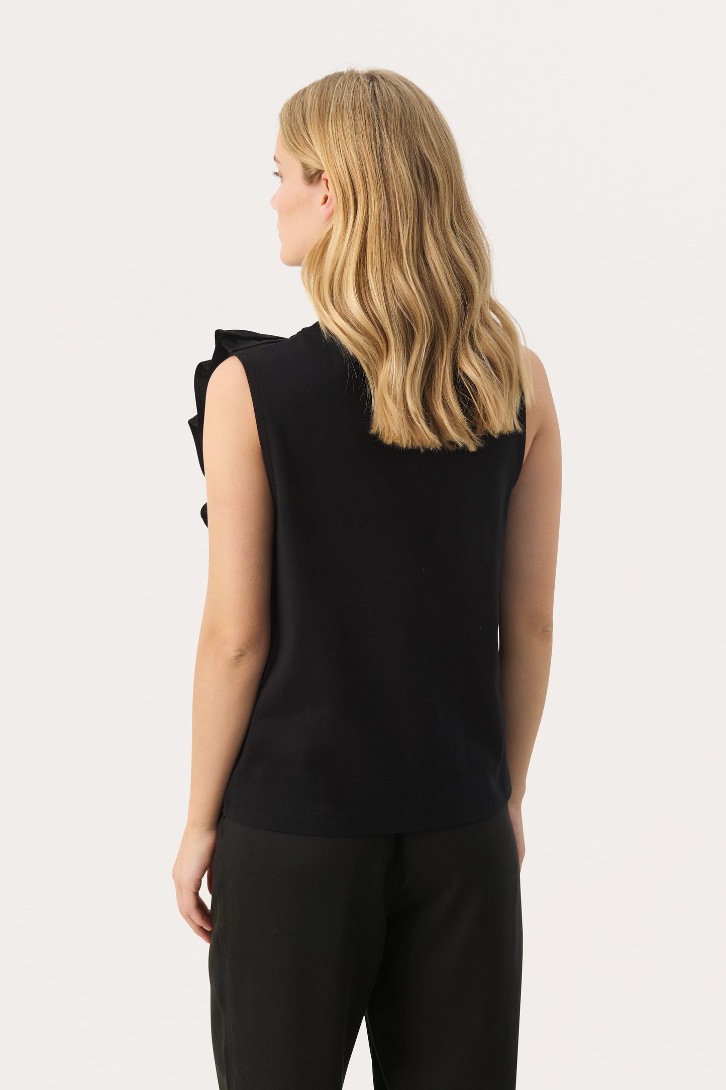 Part Two Julieve Sleeveless Ruffle Blouse