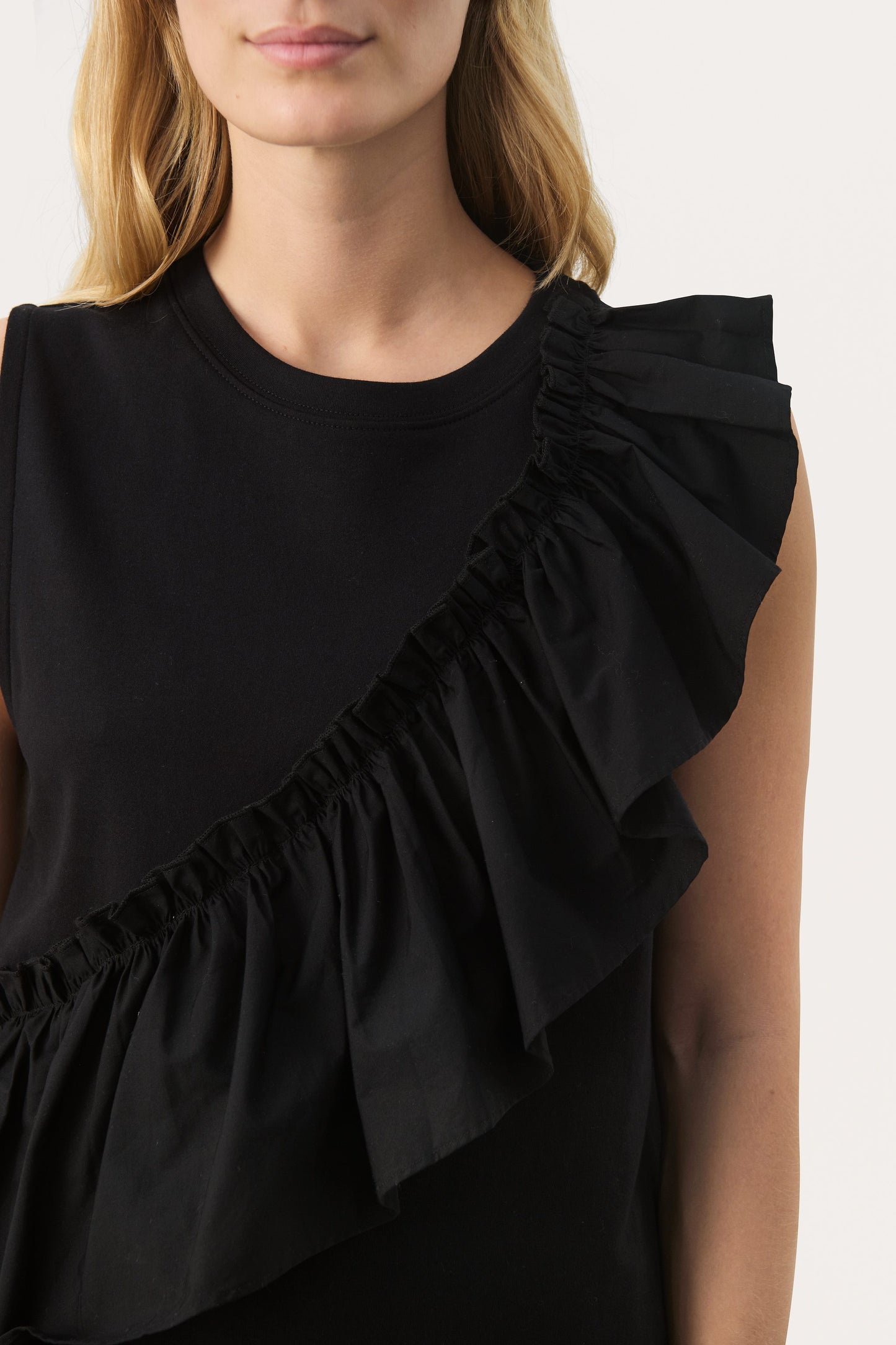 Part Two Julieve Sleeveless Ruffle Blouse