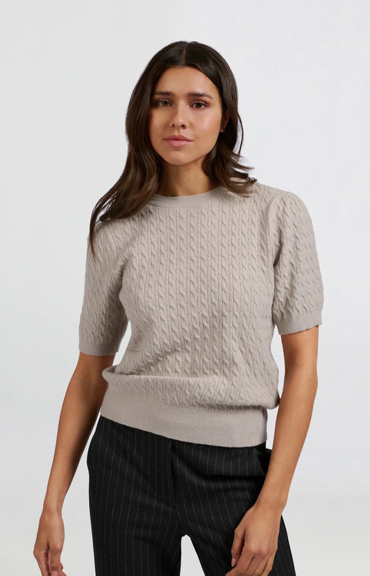 YAYA Cable Knit Round Neck