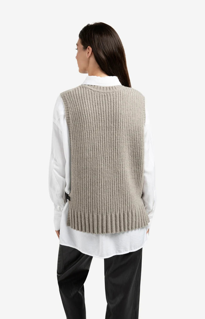 YAYA Ribbed Sleeveless Sweater