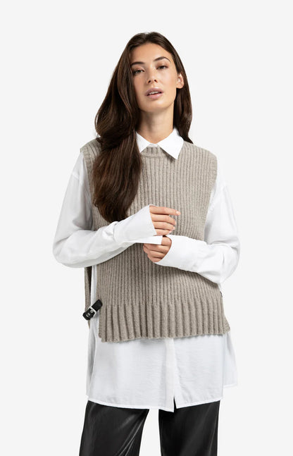 YAYA Ribbed Sleeveless Sweater