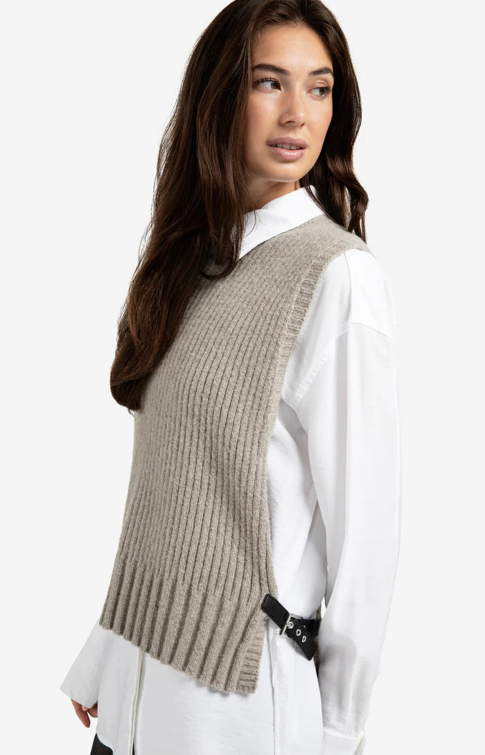 YAYA Ribbed Sleeveless Sweater
