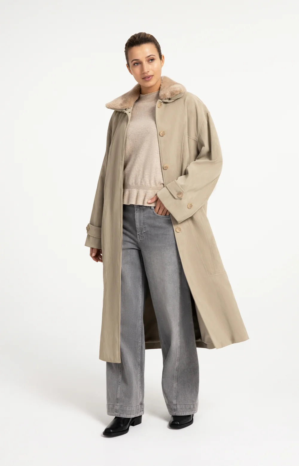 YAYA Sleeveless Sweater with Ruffle Hem