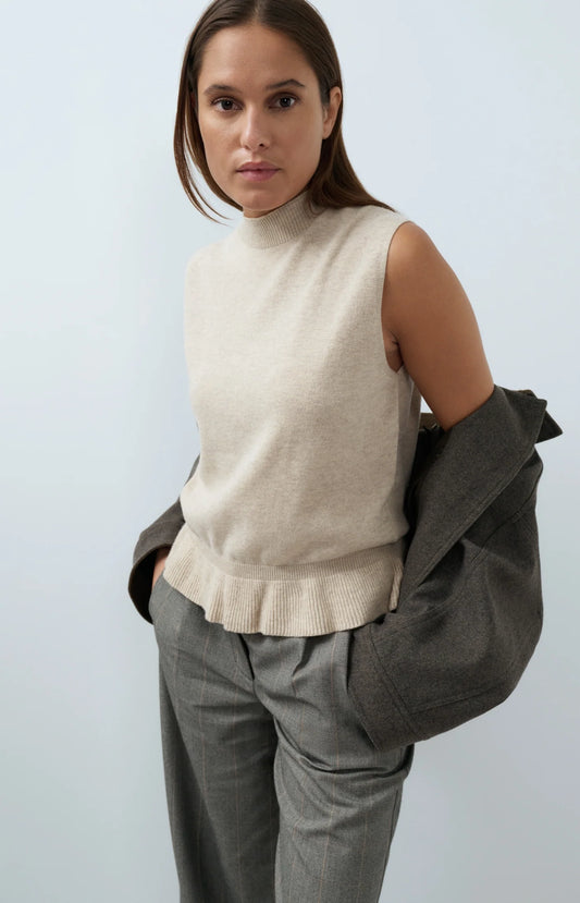 YAYA Sleeveless Sweater with Ruffle Hem