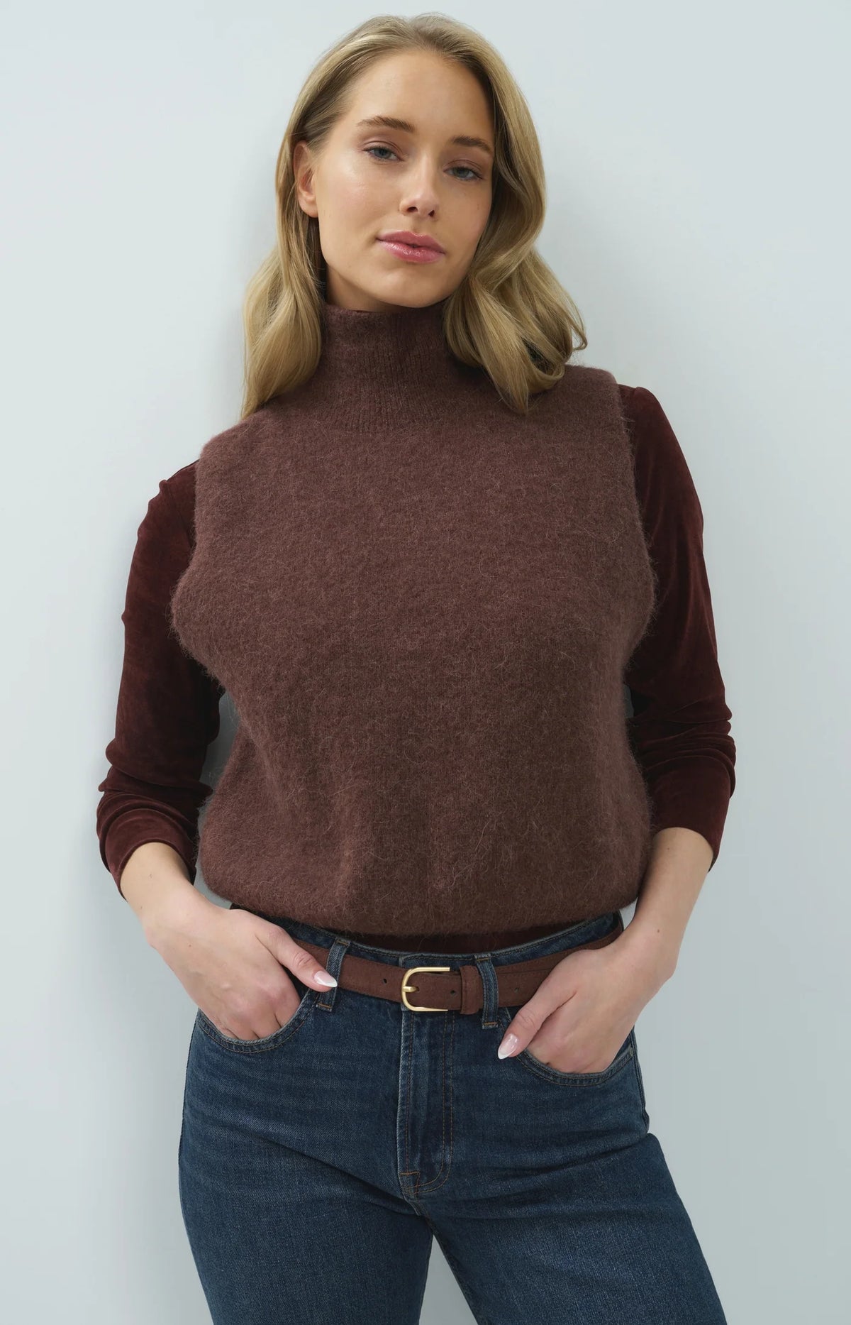 YAYA Sleeveless High Neck Sweater