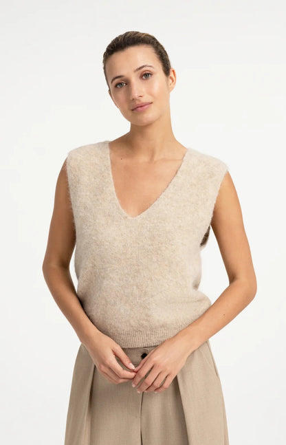 YAYA V-neck Sweater Vest