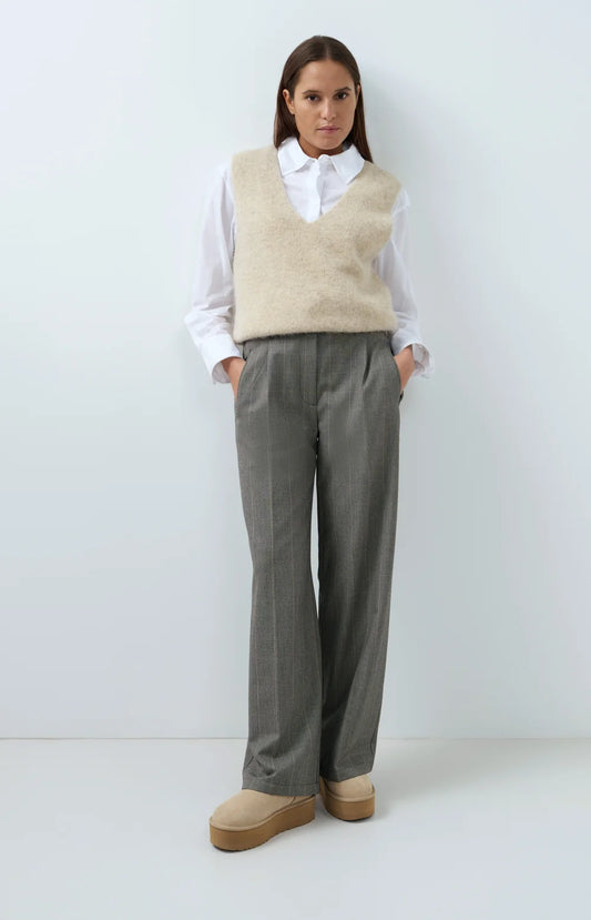 YAYA V-neck Sweater Vest