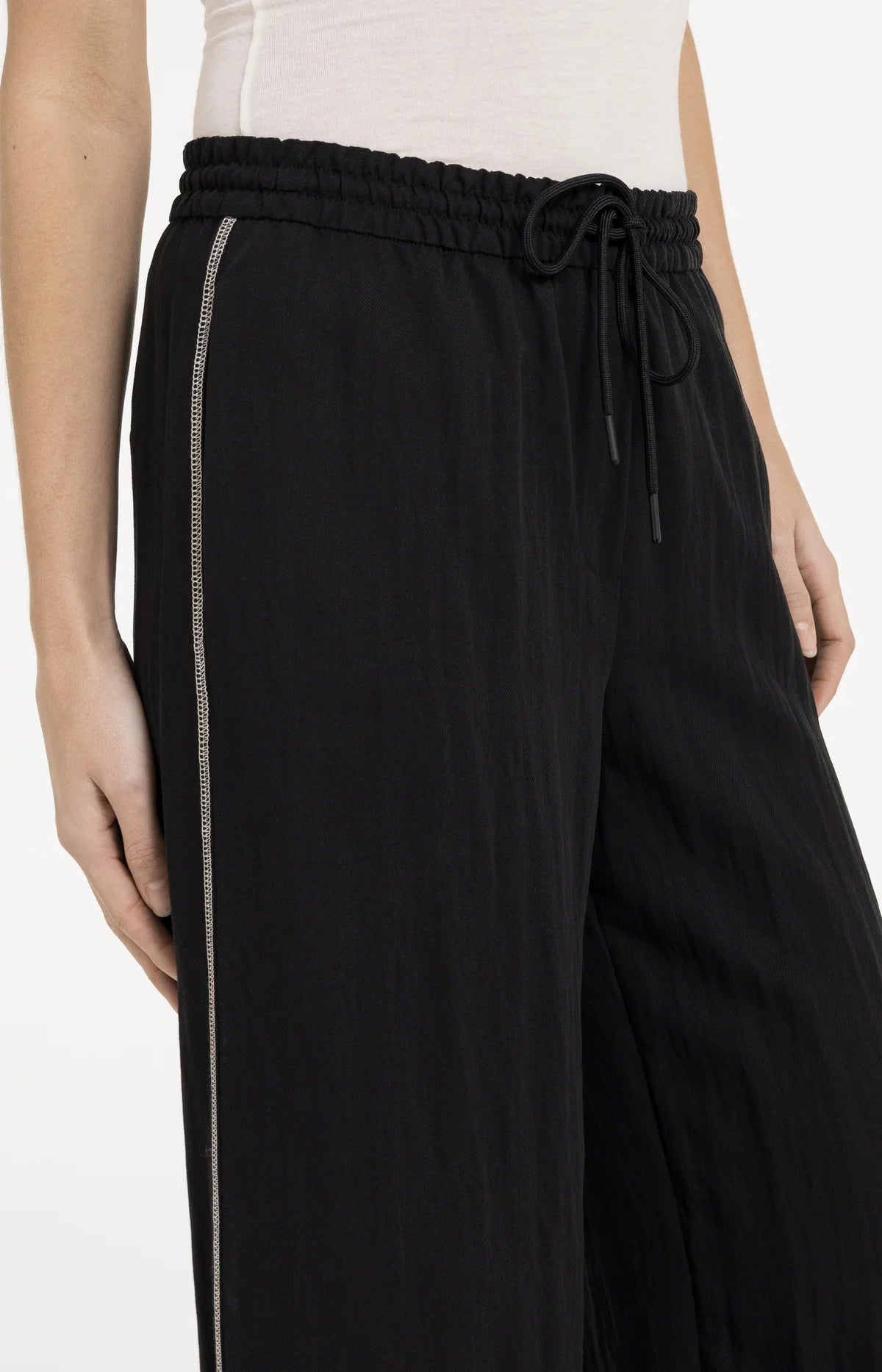 YAYA Woven Pant with Flatlock Detail